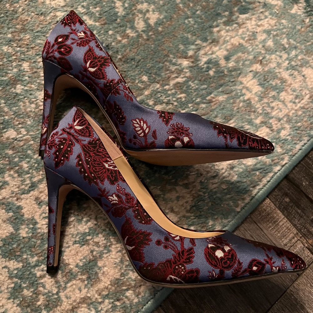 Zara embroidered heels